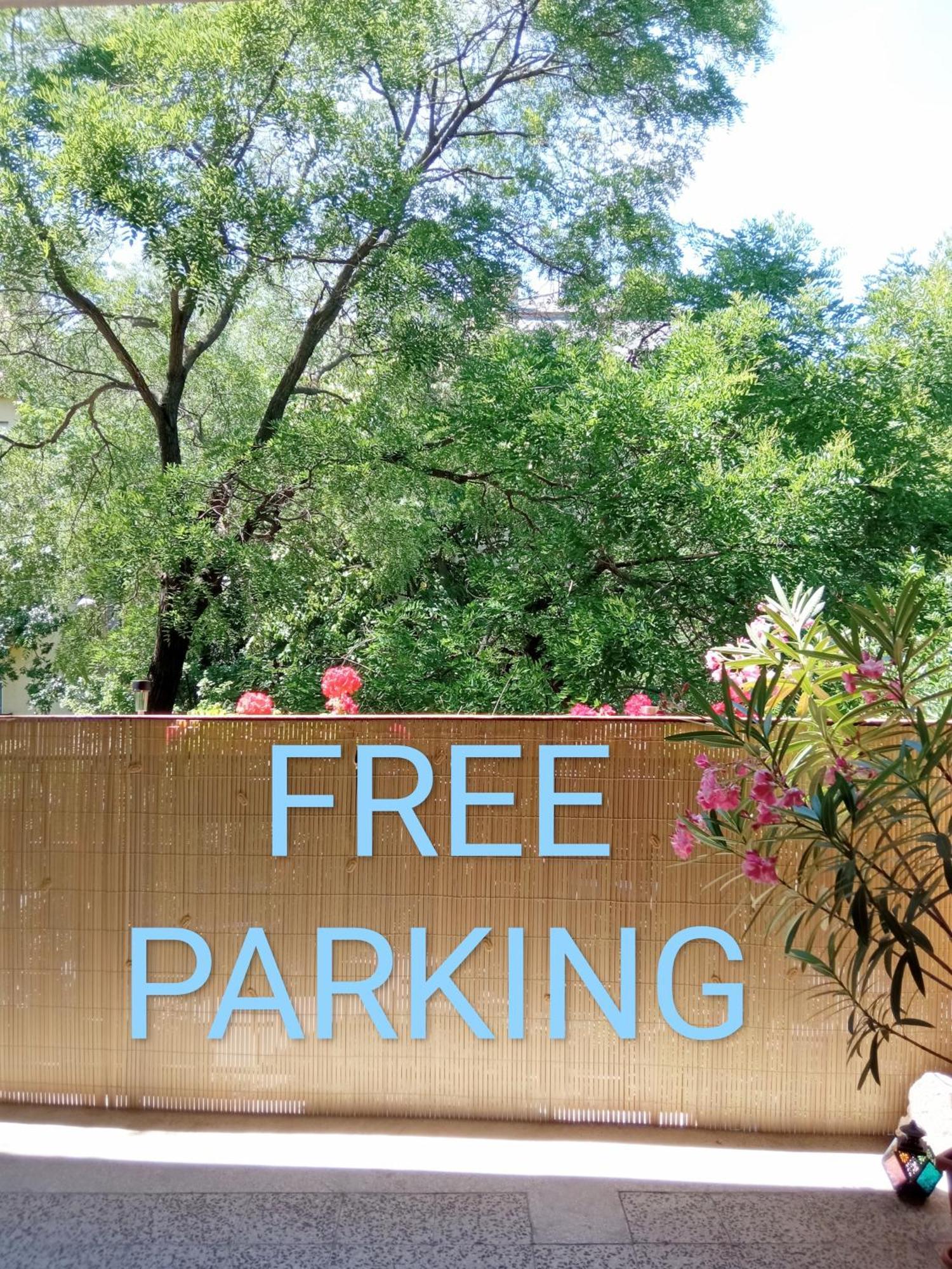 Free Parking, Balcony, Near To City Park Budapest Esterno foto