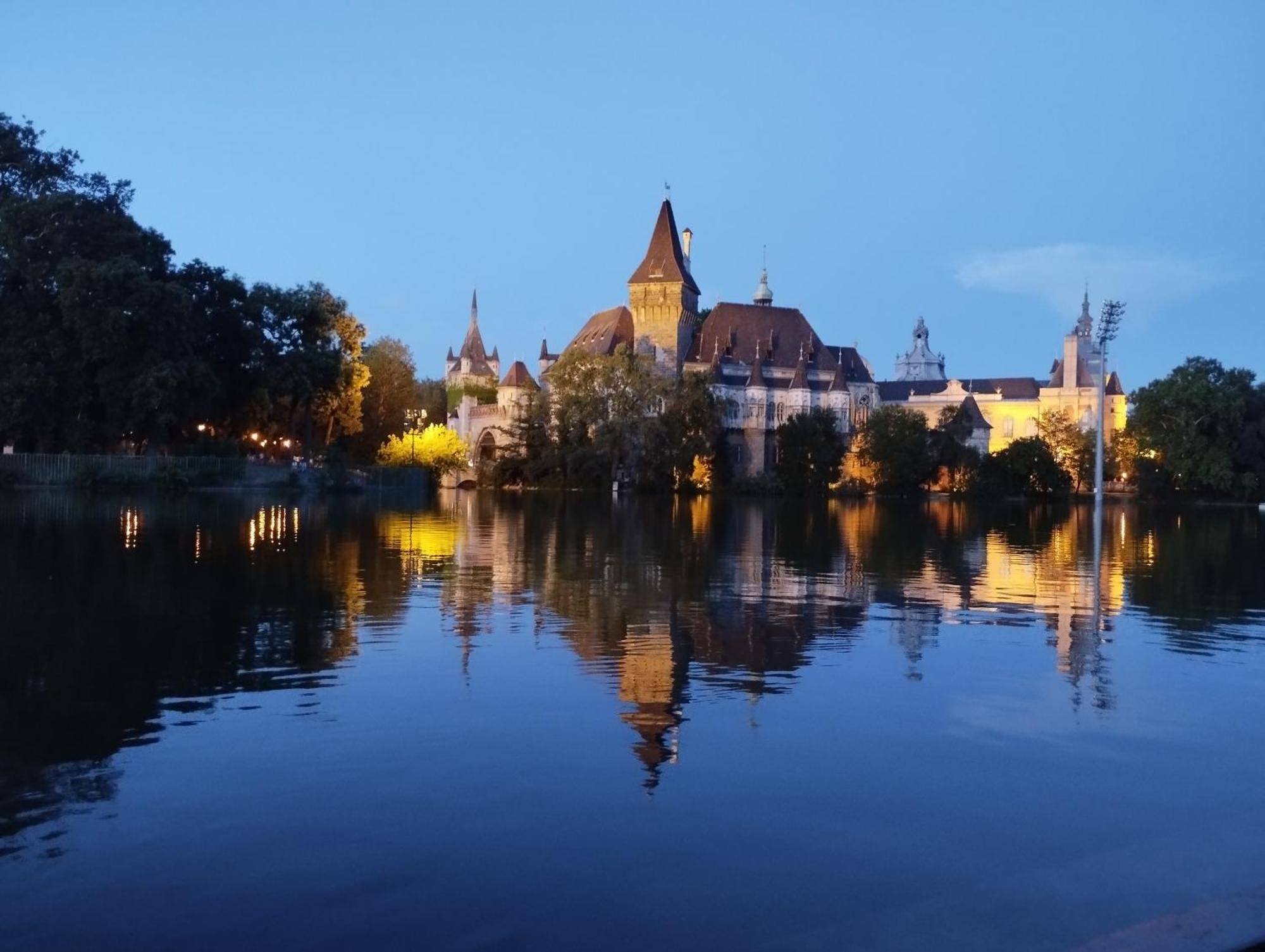 Free Parking, Balcony, Near To City Park Budapest Esterno foto